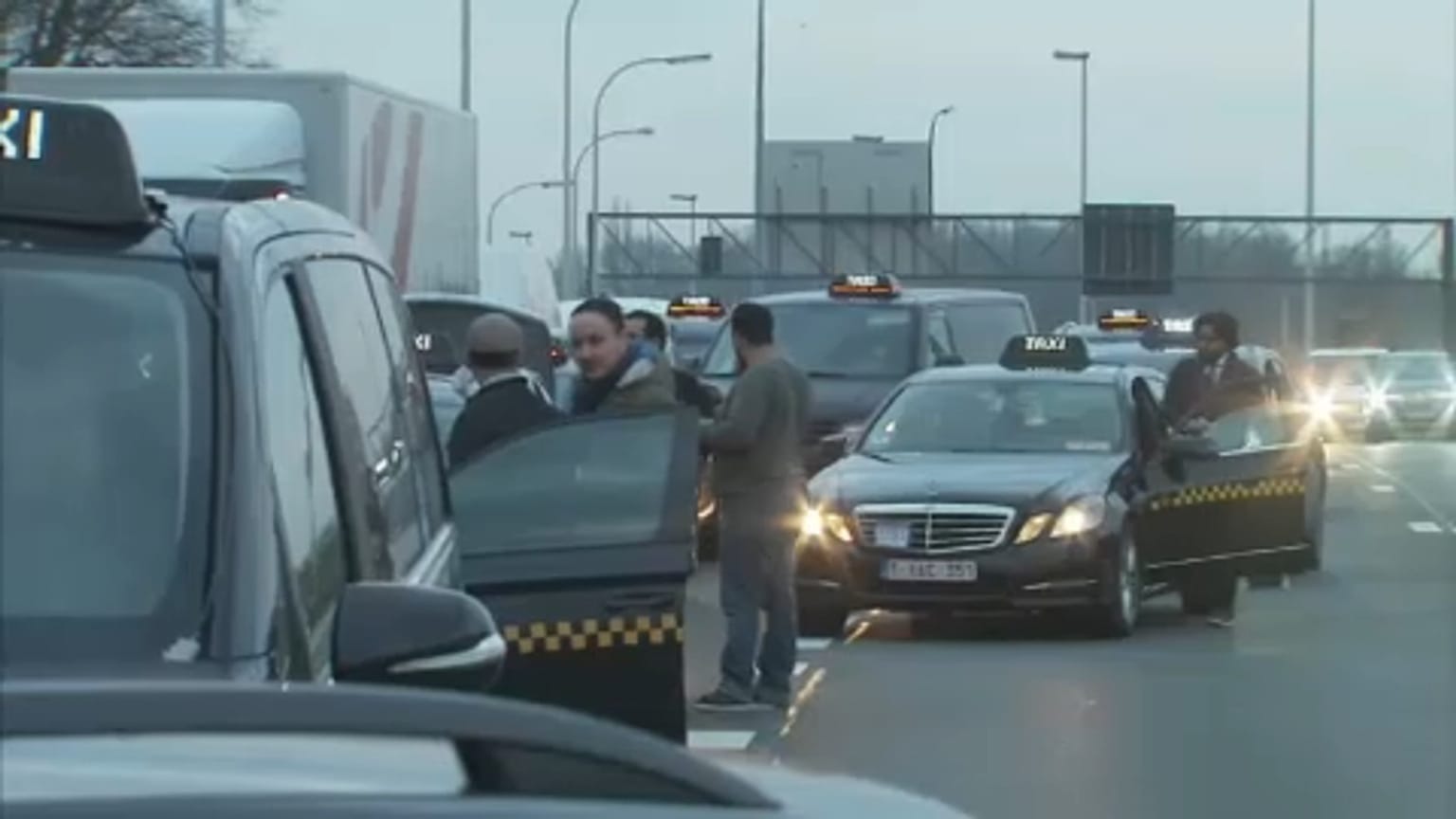 Taxi-Demo in Brüssel legt Verkehr lahm