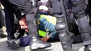 Catalan police break up pro-independence motorway protest 