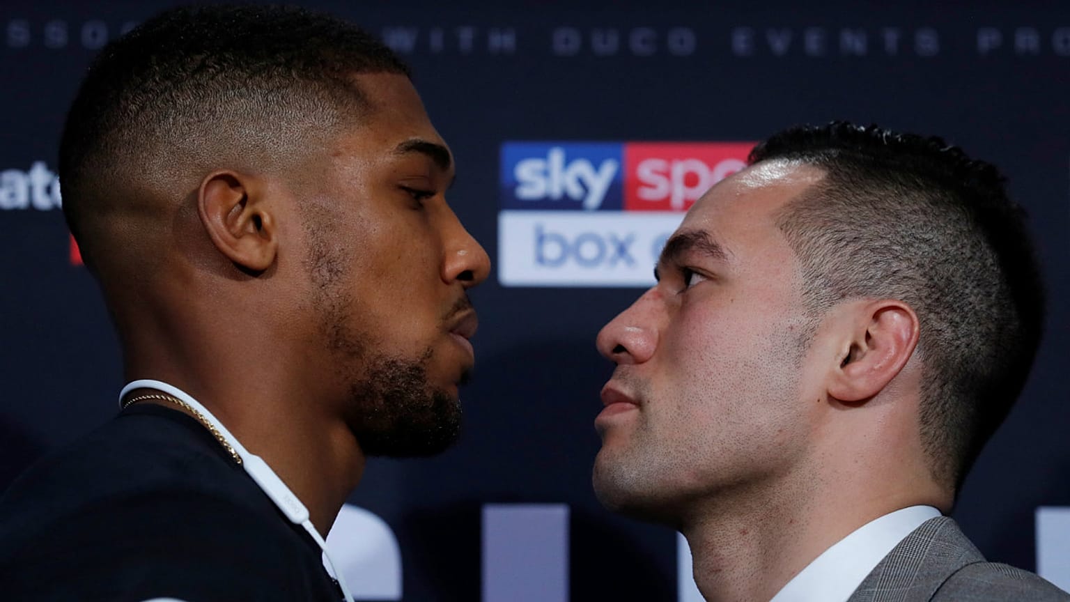 Joshua ve Parker Cardiff'te buluştu