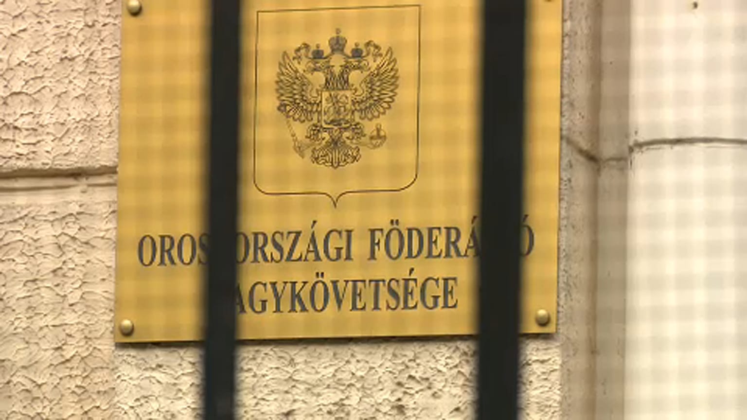 Közös uniós fellépés az orosz diplomata kiutasítása