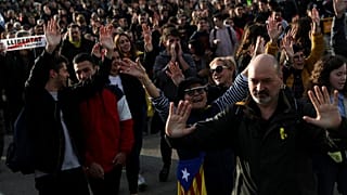 Καταλονία: Συνεχίζονται οι κινητοποιήσεις υπέρ του Κάρλας Πουτζντεμόν