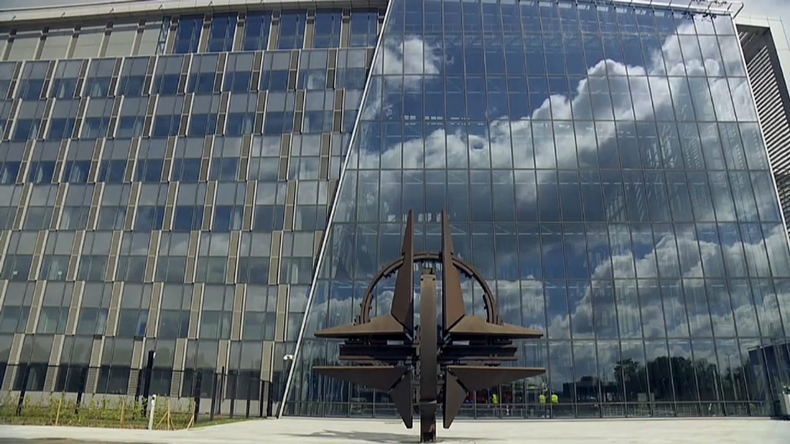 NATO: "Liebesgrüße" nach Moskau