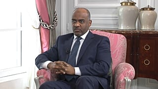 "Il n'y a pas d'avions de combat bombardant les gens" (Général Assiri)