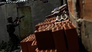 Βραζιλία: Εισβολή στρατού σε φαβέλες