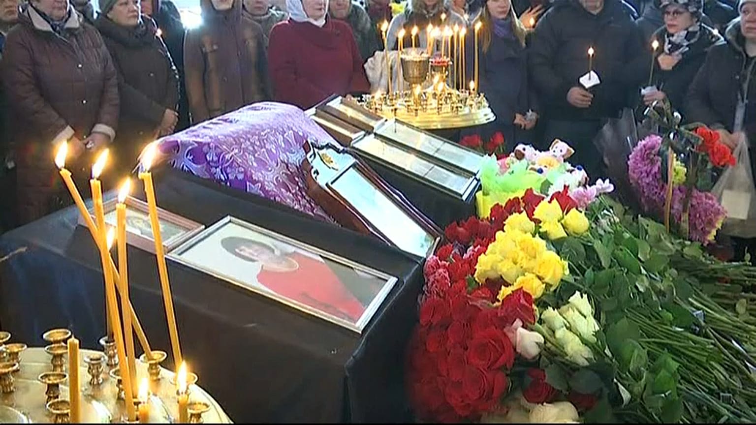 Funerais das vítimas de incêndio em Kemerovo abalam Rússia 