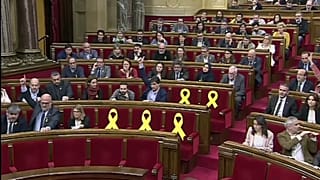 El Parlament defiende el "derecho" de Puigdemont a ser investido