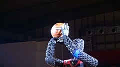 Eccovi Cue, la nuova stella (autodidatta) del basket