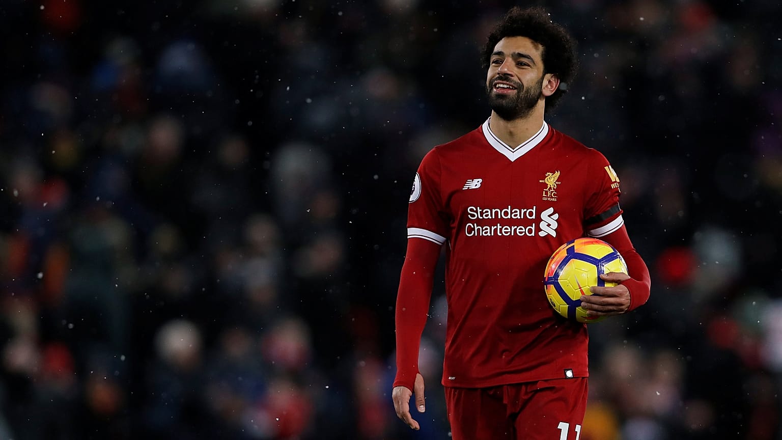 شاهد كيف فاجأ محمد صلاح أطفالا مشجعين لليفربول