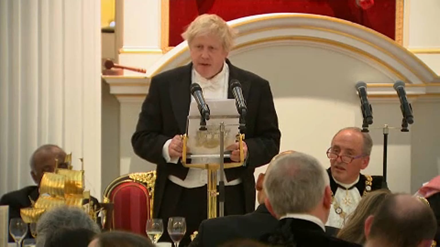 Boris Johnson az oroszok "röhejes füllentéseiről"