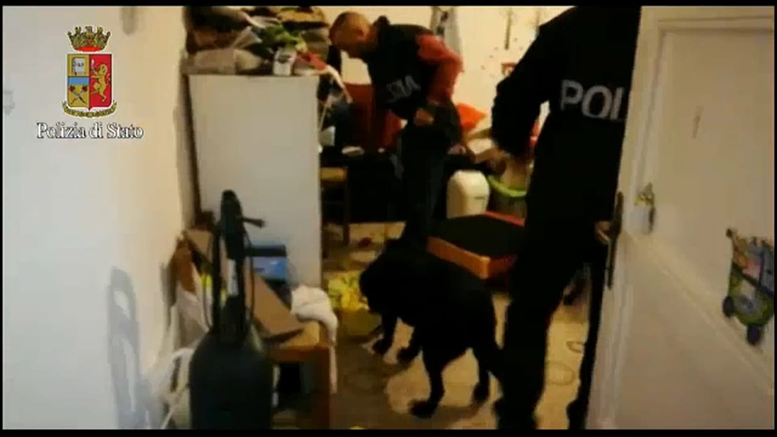 Terrorismo, smantellata la rete dei contatti italiani di Anis Amri: 5 mandati d'arresto