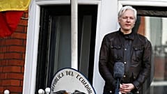 Assange-t elzárták a külvilágtól