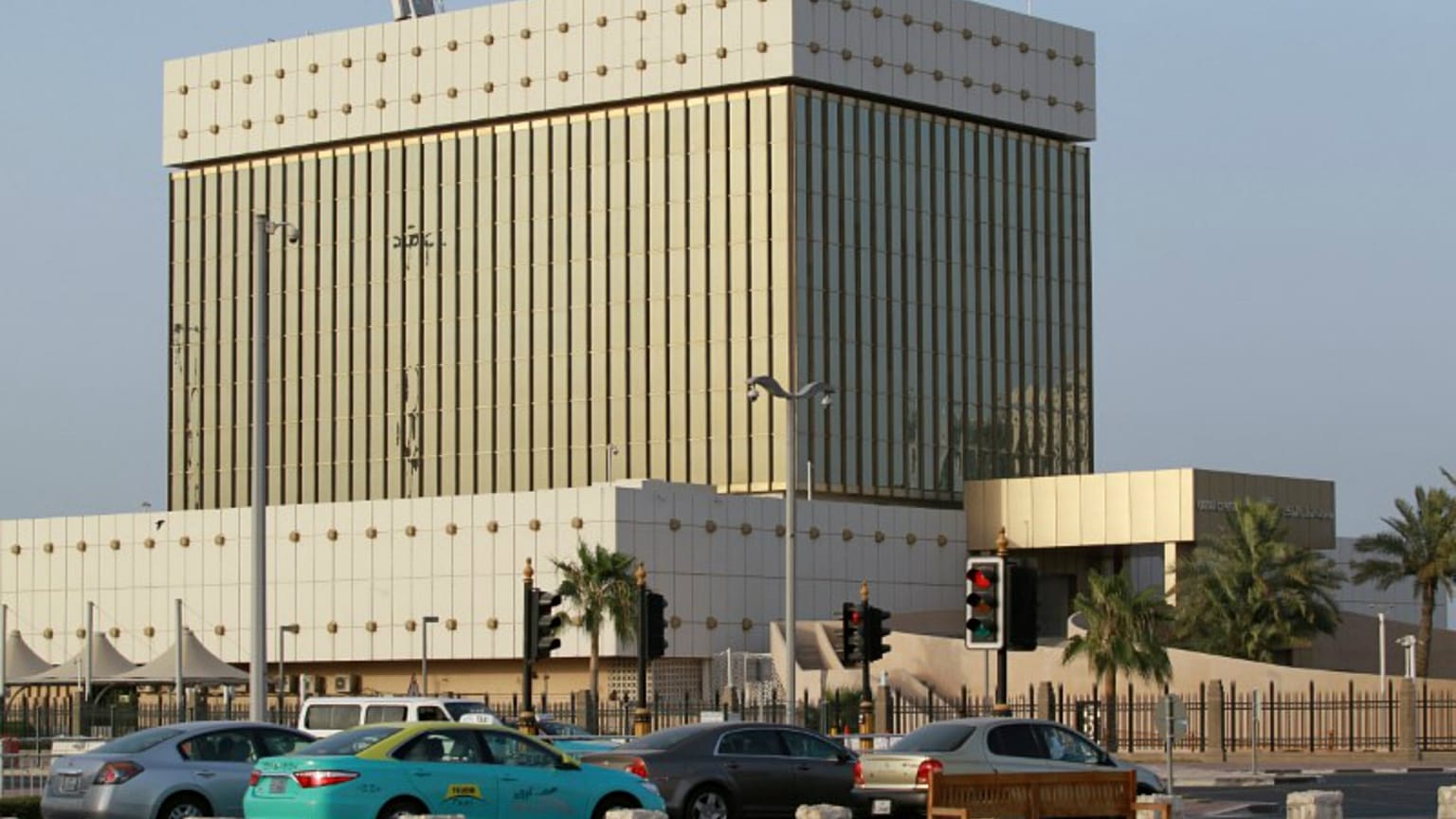 هبوط الاحتياطي النقدي الأجنبي لقطر 