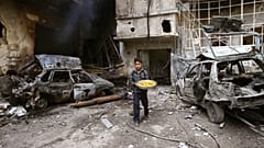مصدر حقوقي: مقتل 871 مدنياً سورياً بينهم 179 طفلاً خلال شهر في الغوطة