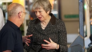 Theresay May maintient le cap