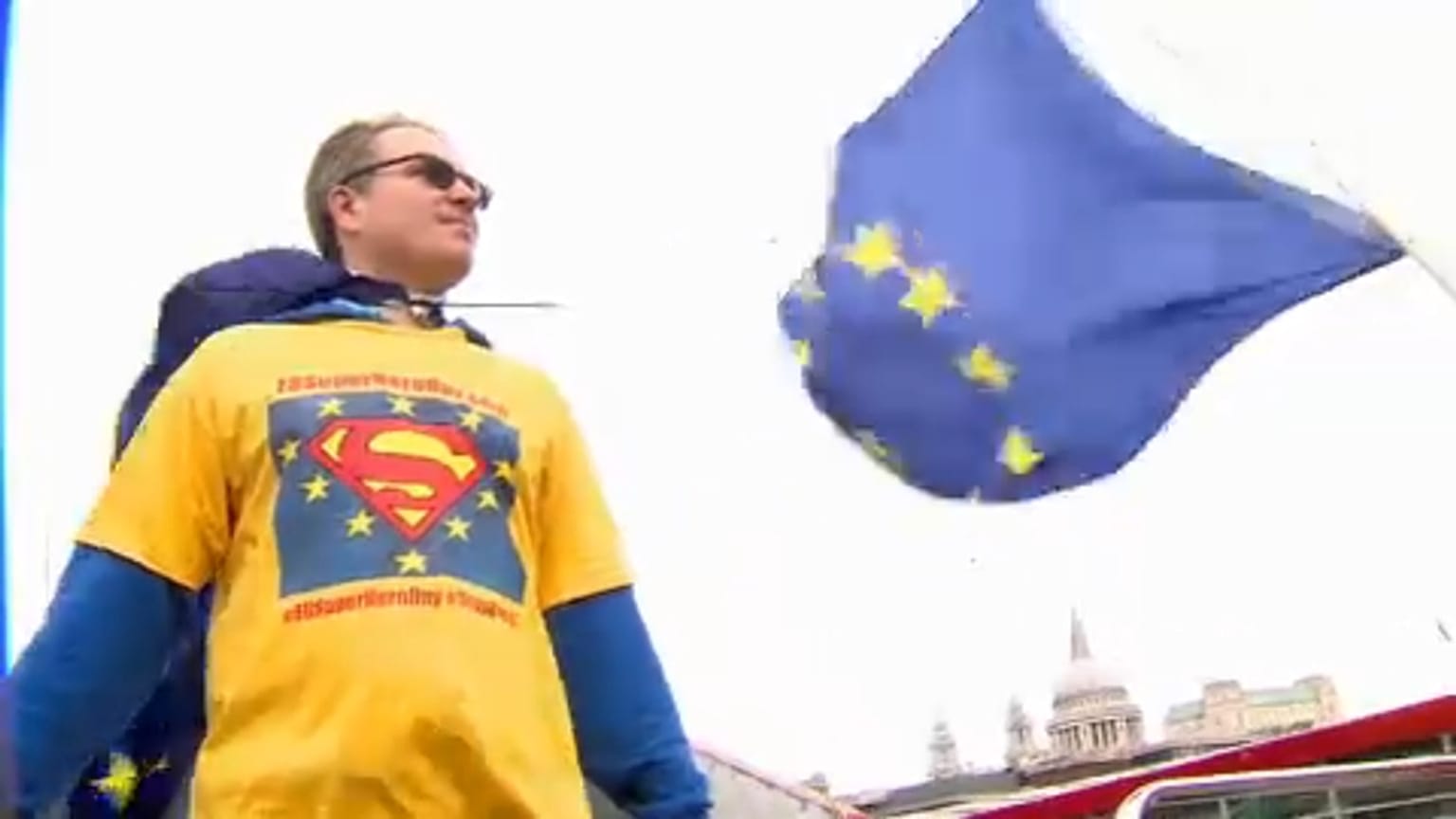 Londons Superhelden: Stoppt Brexit!