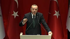 إردوغان يقول إن فرنسا تبنت نهجا خاطئا في سوريا