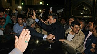 بست‌نشینی نوروزی احمدی‌نژاد در امامزاده صالح