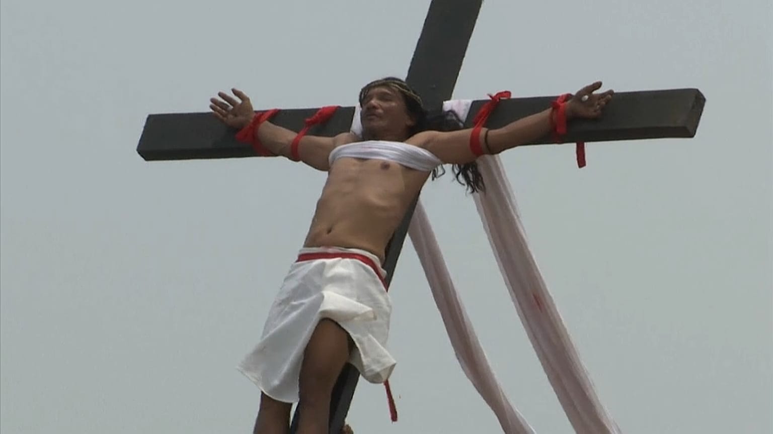 Karfreitag auf den Philippinen: Freiwillige ans Kreuz genagelt