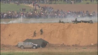 Scontri al confine di Gaza: sale il numero di vittime palestinesi