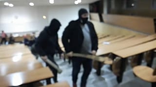 Überfall durch Schlägertrupp heizt Proteste der Studenten an