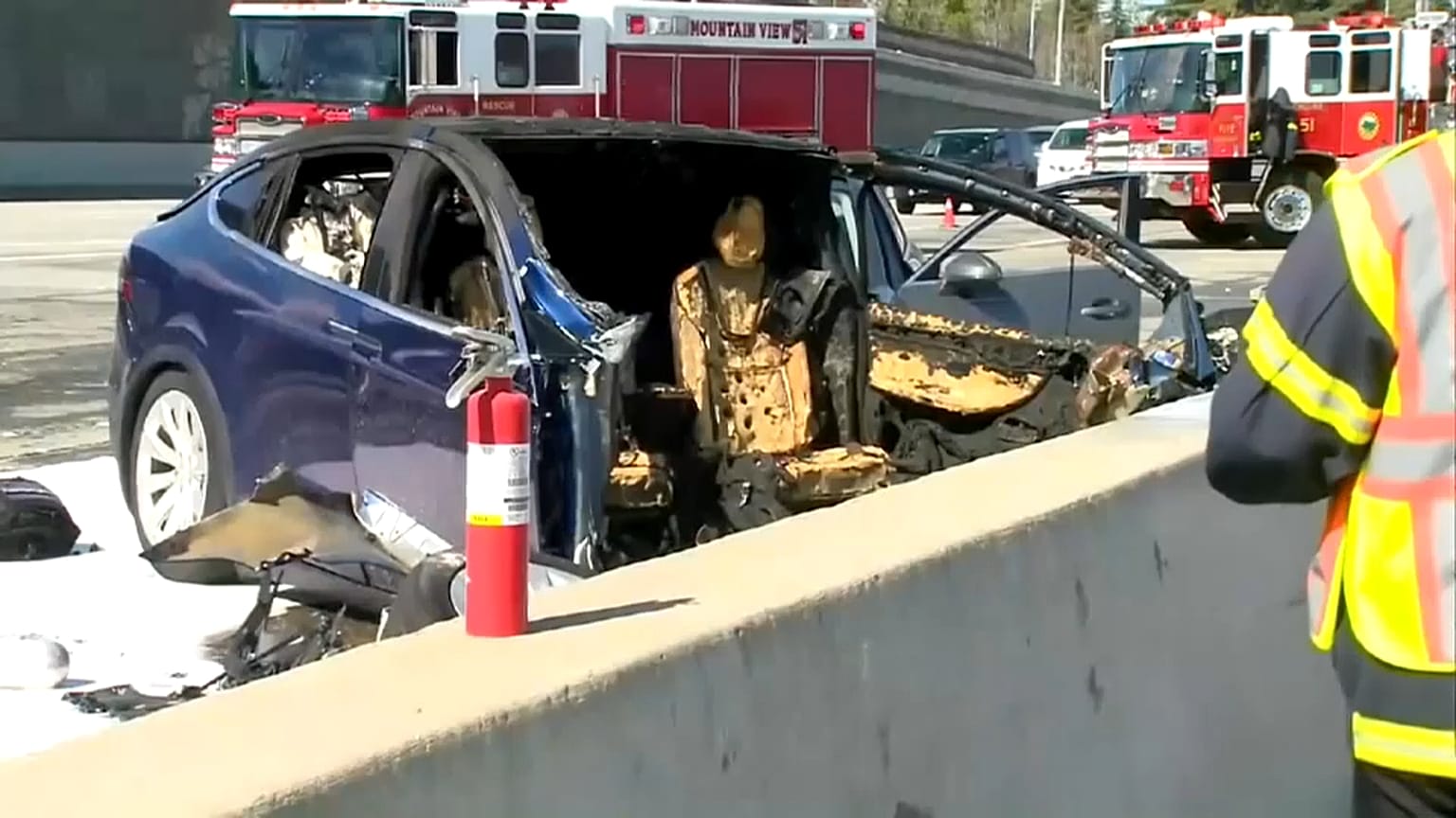 Usa, Tesla a guida automatica si schianta, morto il guidatore