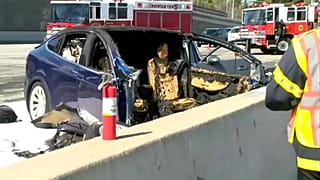Usa, Tesla a guida automatica si schianta, morto il guidatore