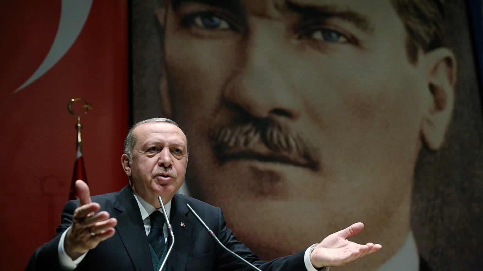 Nekiesett Erdogan a koszovói kormányfőnek