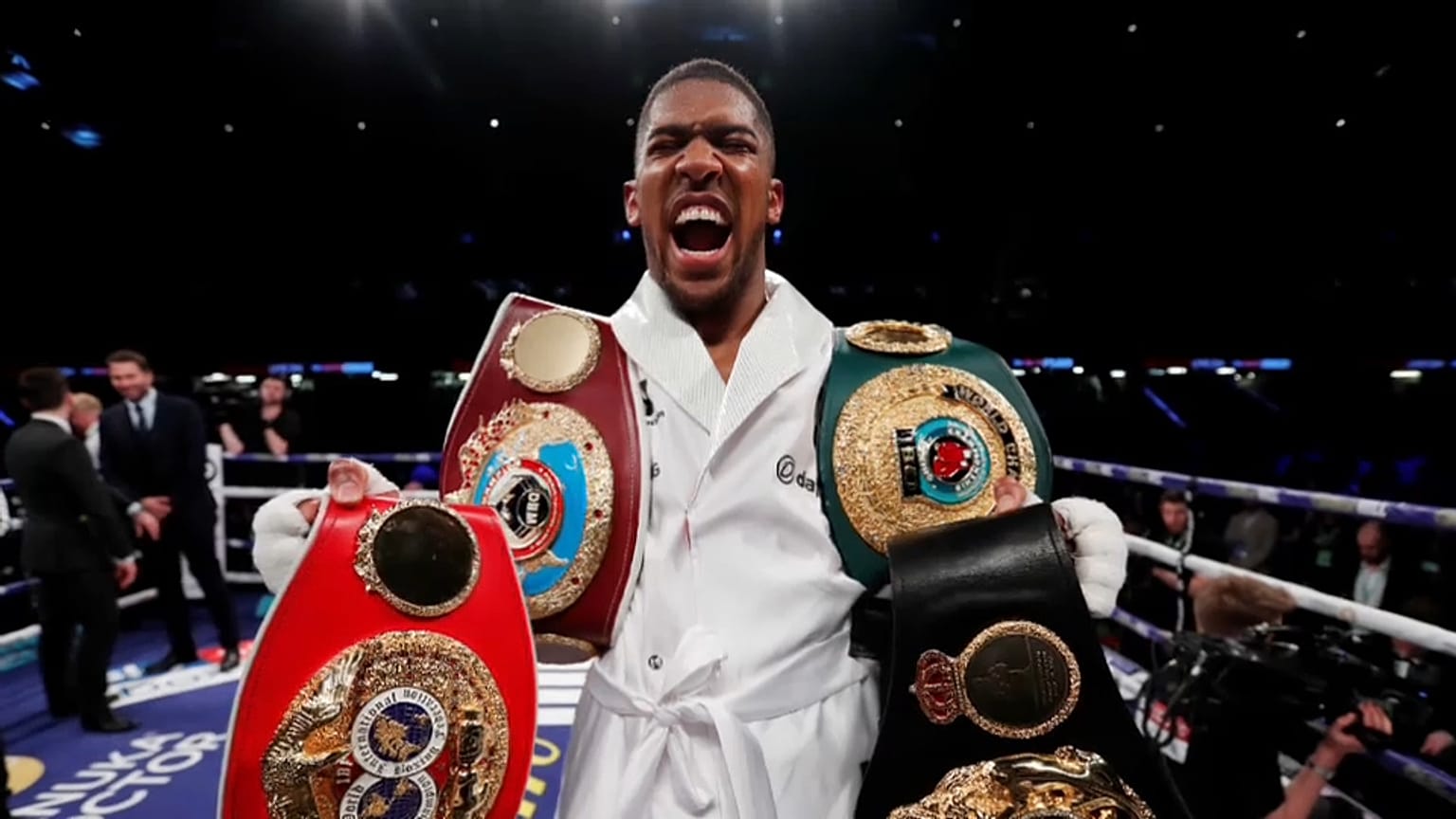 Anthony Joshua confirma su reinado en los pesos pesados