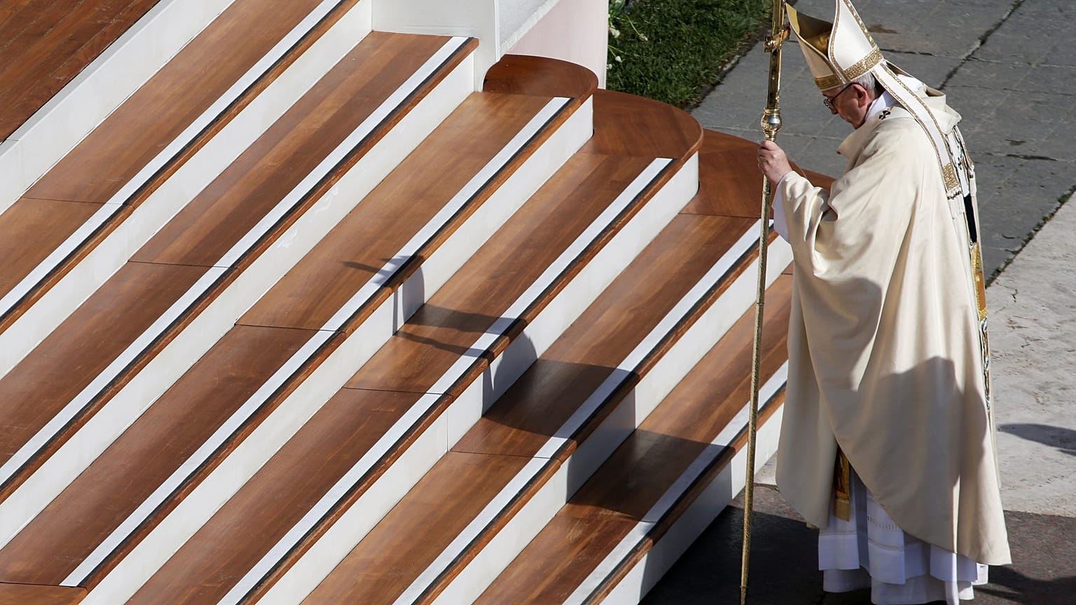 Pope Francis has delivered the traditional Urbi et Orbi message.