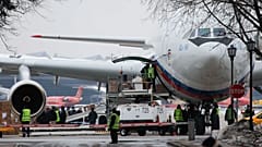 Arrivée à Moscou des 60 Russes expulsés des Etats-Unis