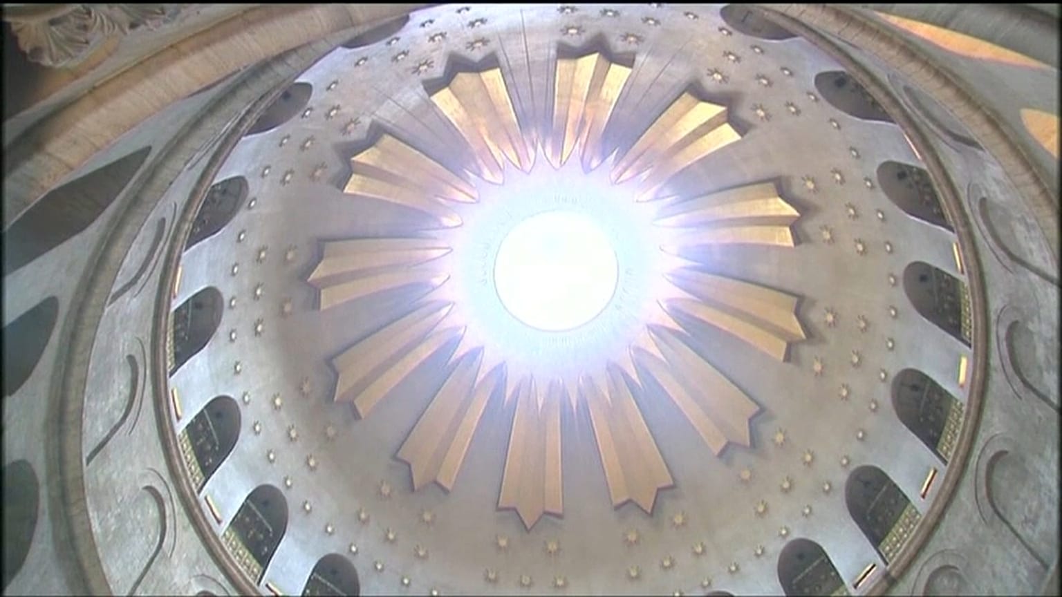 Millones de cristianos celebran el Domingo de Pascua