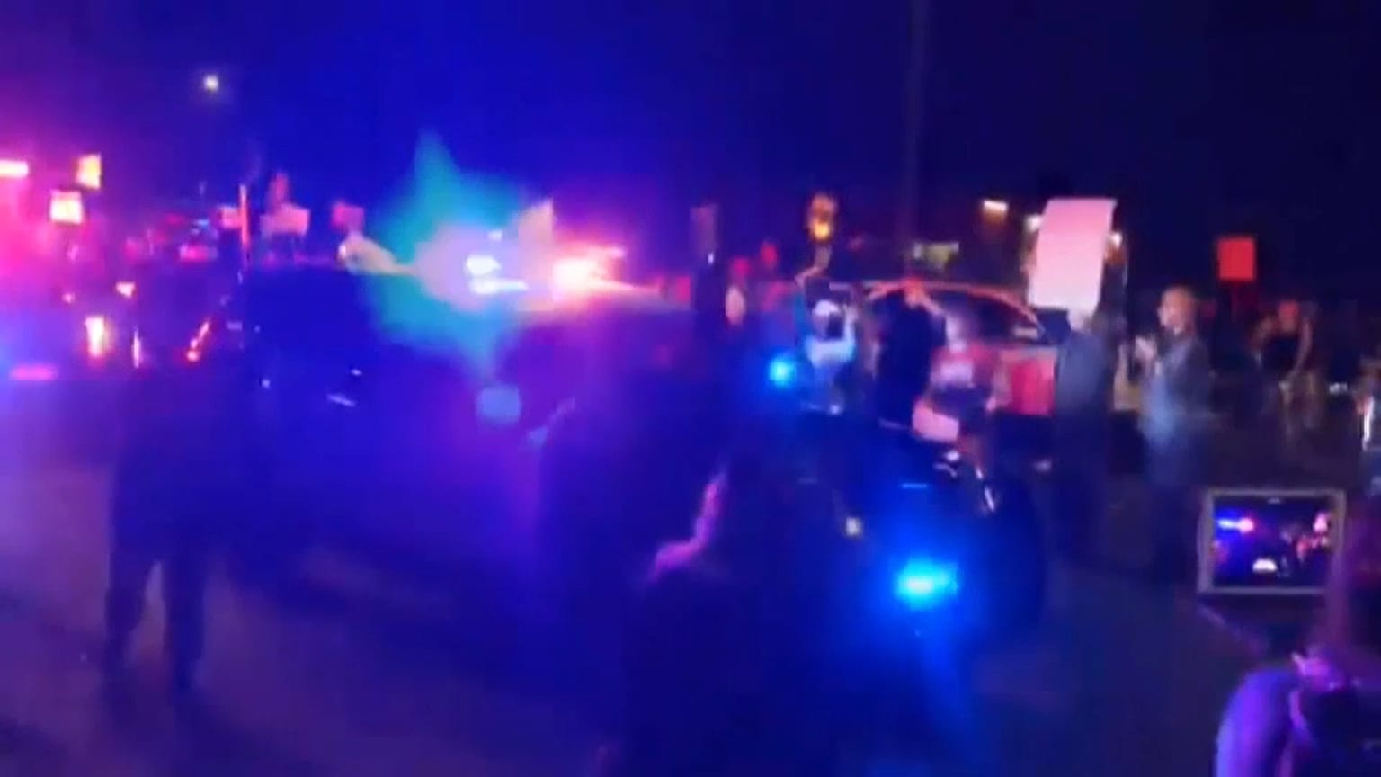Polizeiauto fährt 61-jährige Demonstrantin an