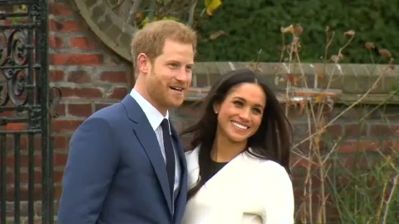 Fehér rózsából kötik Meghan menyasszonyi csokrát