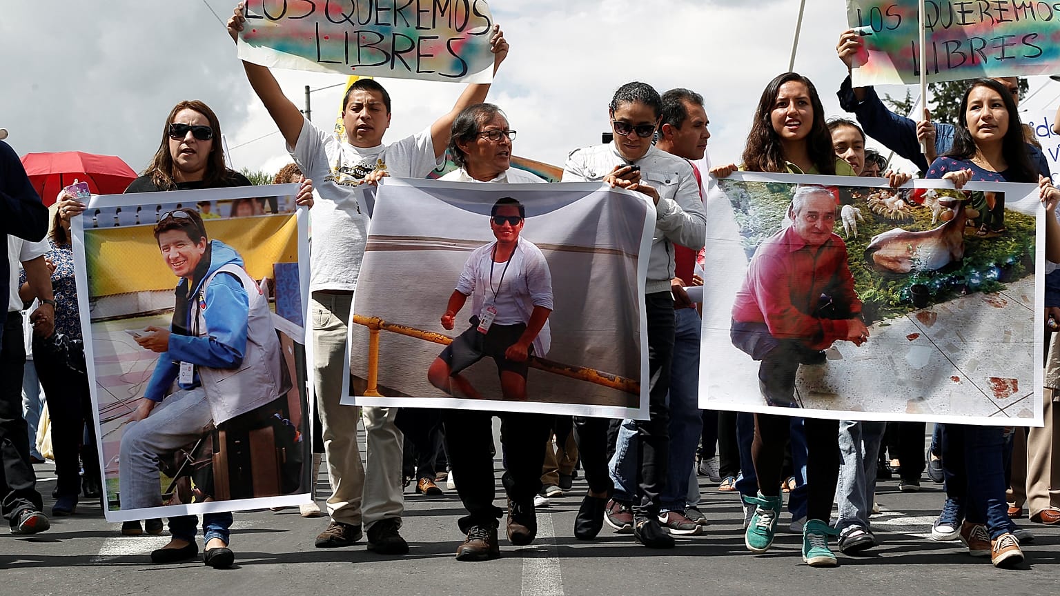 Jornalistas e motorista do Equador foram raptados na fronteira com a Colômbia