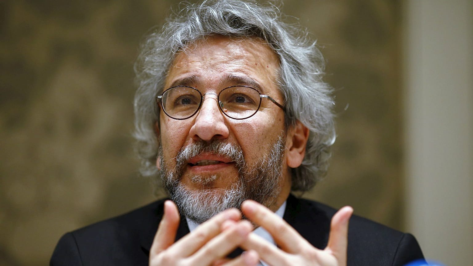 Can Dündar hakkında kırmızı bülten çıkarıldı
