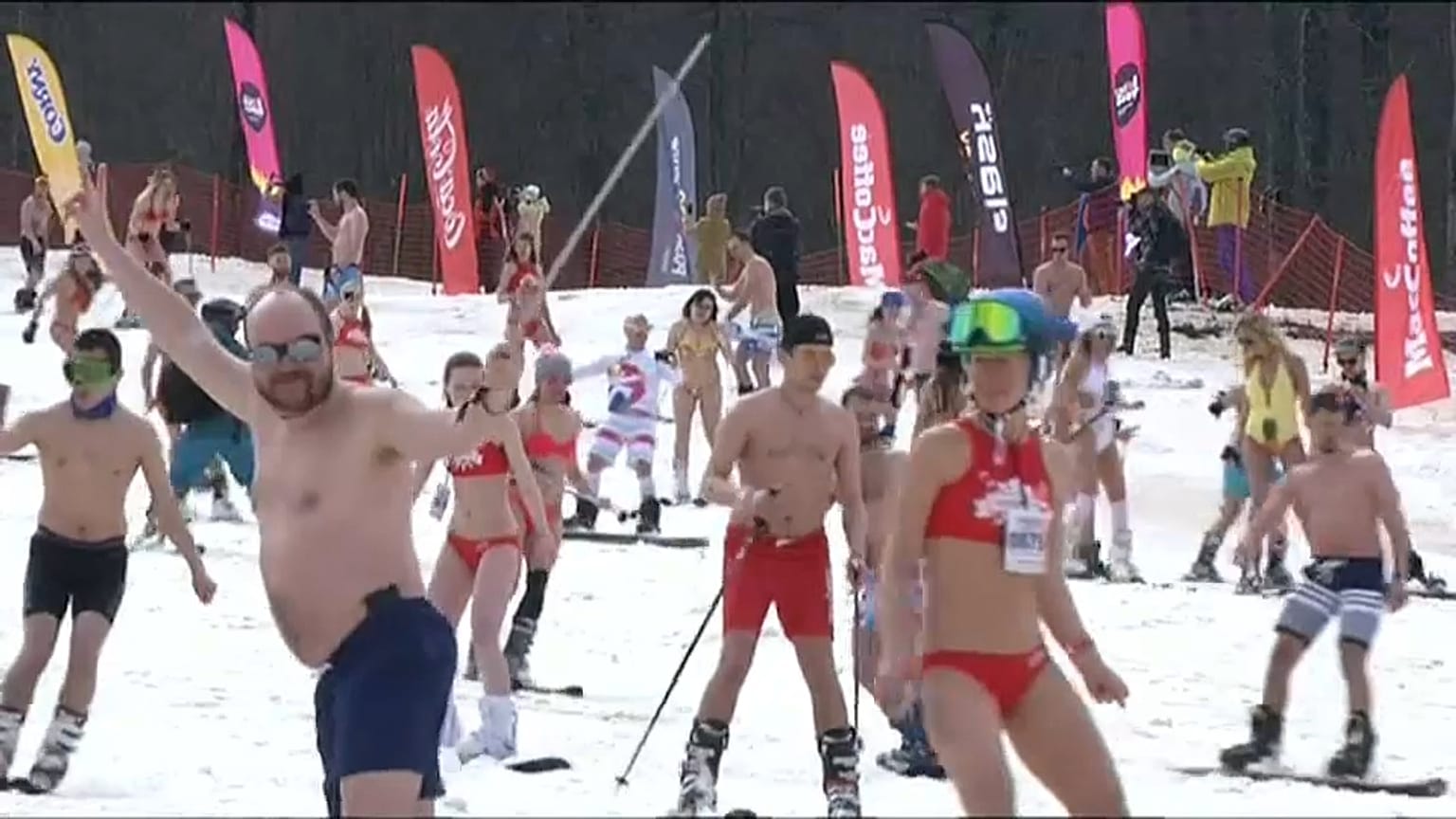 Sotschi: Mit Badeanzug und Skiern auf Weltrekordjagd