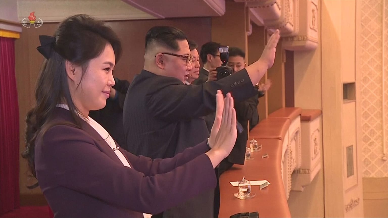 Kim Jong Un von Pop-Stars aus dem Süden "tief bewegt"