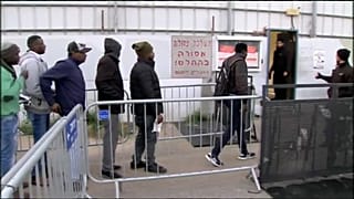 Нетаньяху отложил высылку африканских беженцев
