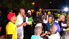 Il Sud Africa rende omaggio a Winnie Mandela, la madre controversa della nazione