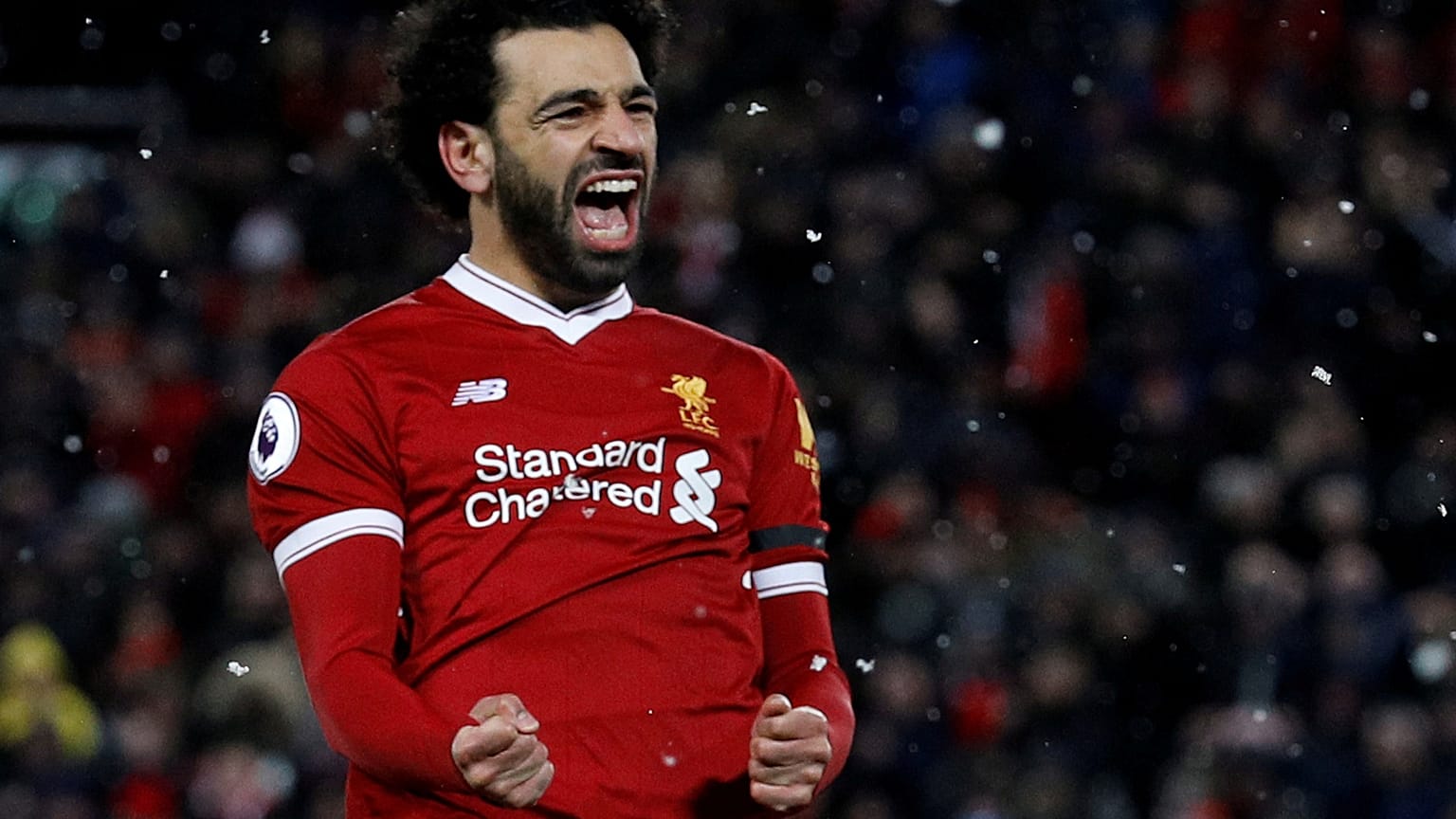 مدافع ليفربول: محمد صلاح يمكنه تدمير أي دفاع