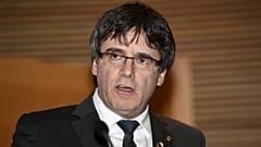 Alman savcılar Katalonya Özerk Bölgesi eski lideri Carles Puigdemont'un sınır dışı edilmesini talep etti.
