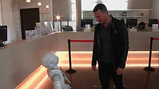 Robby Pepper il robot portiere d'albergo