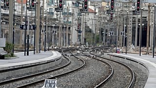 Comboios parados por greve a repetição contra reforma do setor