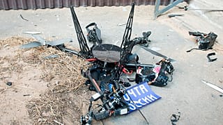 Το πρώτο drone-ταχυδρόμος έπεσε πάνω σε πολυκατοικία 
