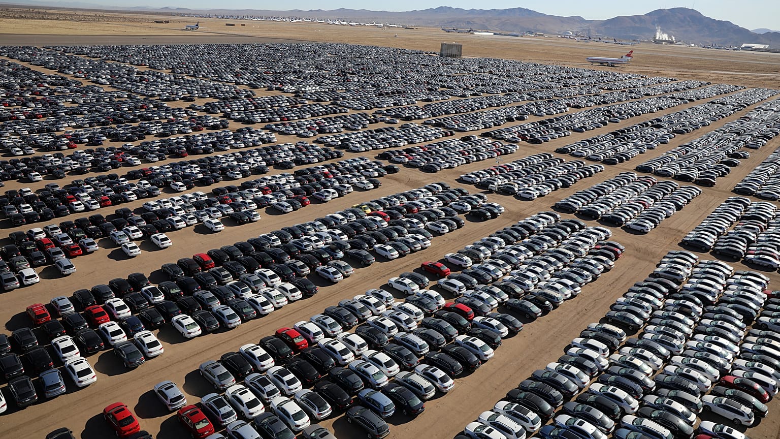 Le foto del cimitero di auto Volkswagen negli Stati Uniti 