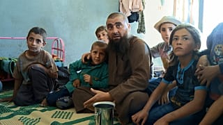 «Πατέρες και Γιοι»: Ντοκιμαντέρ ρίχνει φως στην εκπαίδευση νέων τζιχαντιστών 