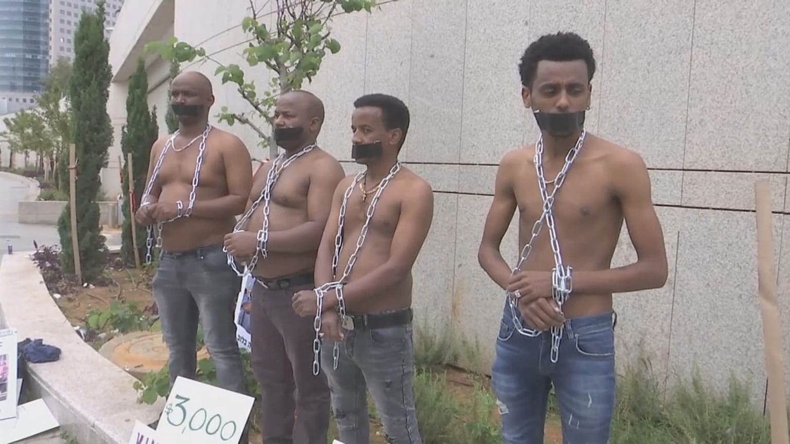 Migrants Protest over Netanyahu decision to stall resettlement deal