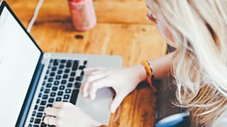 La stratégie anti-fakes news de l'UE pointée du doigt