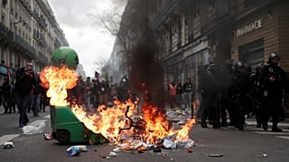 Terça-feira negra em França: caos nas estações de Paris 