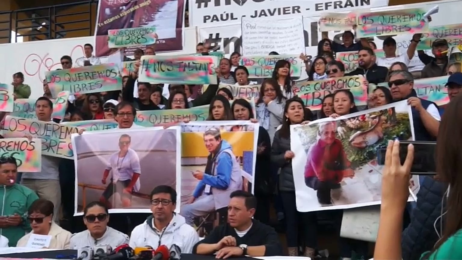Los familiares de los periodistas secuestrados piden cautela a los medios